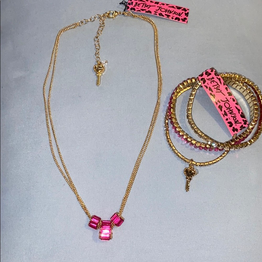 NWT Betsey Johnson Gold Key Necklace & Bracelet